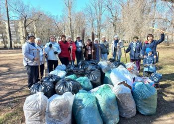 Три с лишним тысячи ульяновцев вышли на «санитарную пятницу» и убрали 585 «кубов» мусора