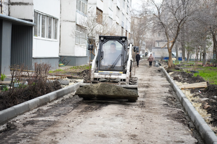 100 дворов к концу года: в Ульяновске начали ремонт по областной программе