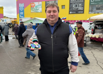 «Купил дочери вязаного паучка»: Мэр Болдакин провёл последнюю весеннюю ярмарку в Ульяновске