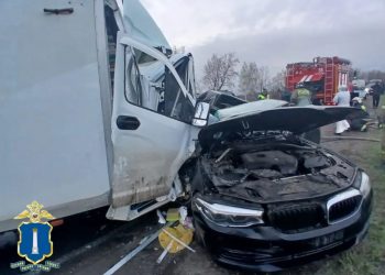 BMW лоб в лоб столкнулся столкнулся с «Газелью» на трассе под Ульяновском