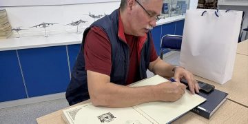 Праправнучатый племянник мореплавателя Крузенштерна сел в Ульяновске за штурвал самолёта