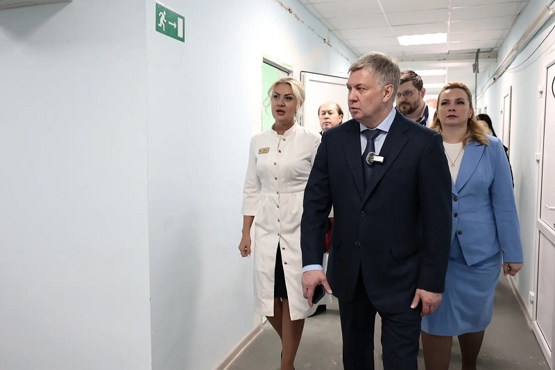 Губернатор лично оценил, как ремонтируют поликлиники в Ульяновске