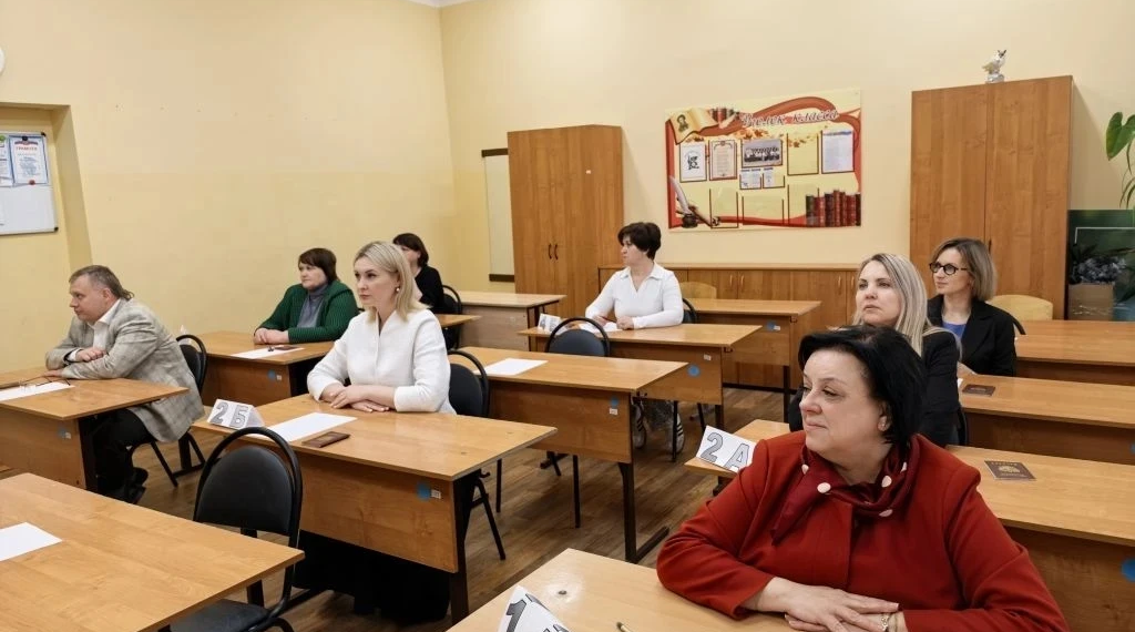 600 ульяновских родителей написали пробный ЕГЭ в рамках всероссийской акции
