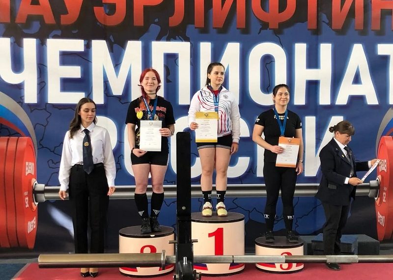 Ульяновские пауэрлифтеры привезли 5 медалей с чемпионата России