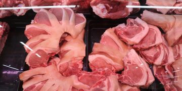 Мясо мимо кассы: приставы закрыли торговый павильон в Ульяновске