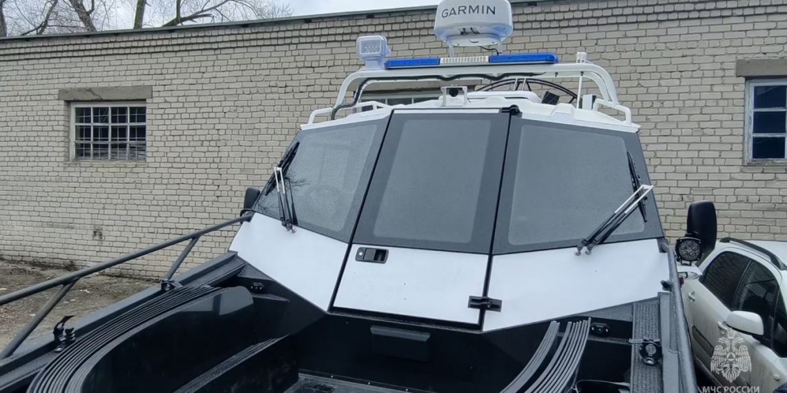 Ульяновские областные спасатели получили крутую амфибию «Север 650К»