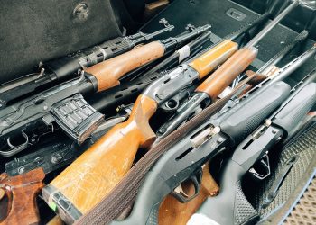 27 стволов для нужд СВО: ульяновские росгвардейцы передали оружие государству