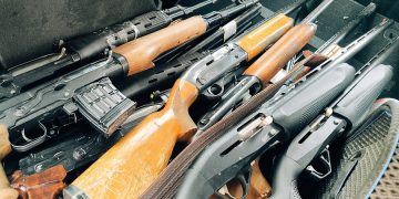 27 стволов для нужд СВО: ульяновские росгвардейцы передали оружие государству