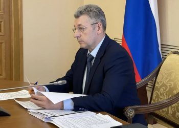 Трава горит, высотки под угрозой: что решили на совещании у Спирчагова