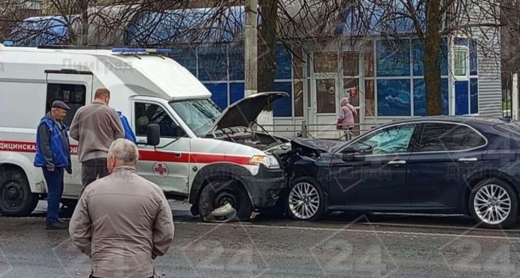 В Димитровграде водитель «Калины» не пропустил скорую с мигалками