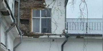 Кровля течёт, фасад сыплется: Бастрыкин взял на контроль состояние ульяновской школы