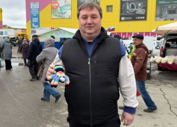 «Купил дочери вязаного паучка»: Мэр Болдакин провёл последнюю весеннюю ярмарку в Ульяновске