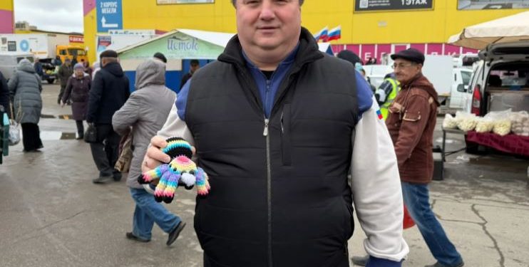 «Купил дочери вязаного паучка»: Мэр Болдакин провёл последнюю весеннюю ярмарку в Ульяновске