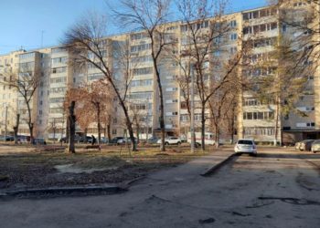 Мэр Ульяновска поручил заварить крышу после сигнала о гуляющих по ней детях