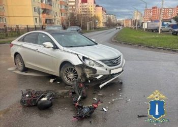 Электровелосипед и Hyundai столкнулись на Октябрьской в Ульяновске