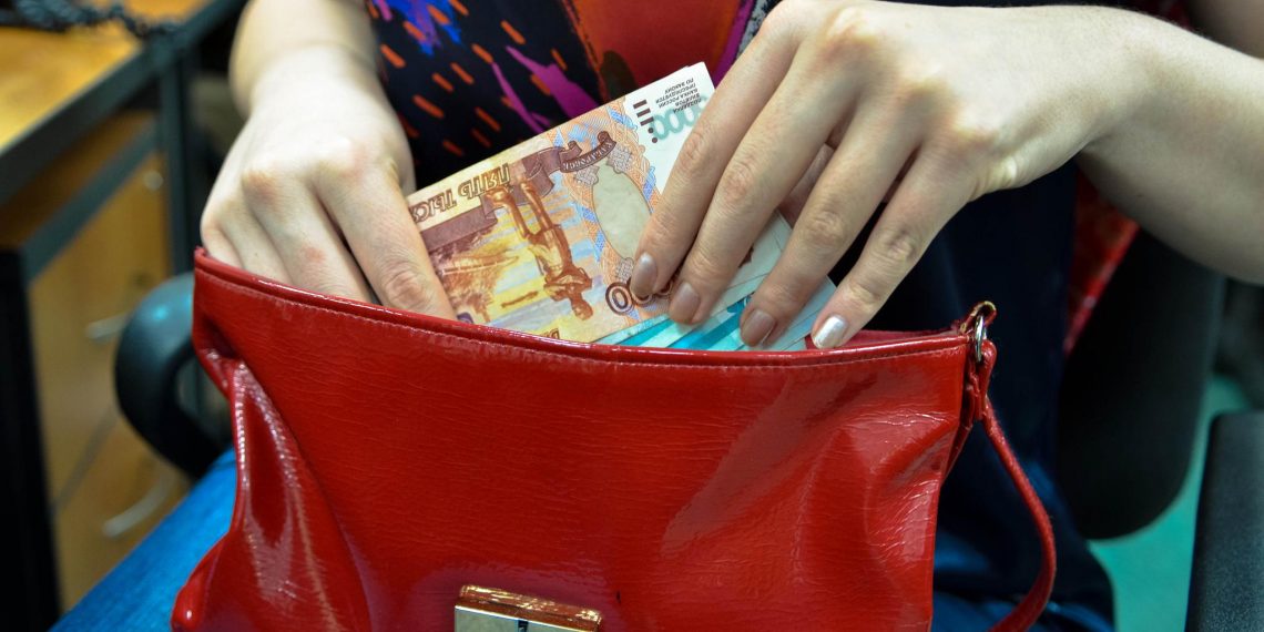 Две трети ульяновцев хотят запретить МФО и списать долги