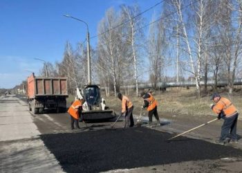 Ульяновские дорожники за сутки заасфальтировали шесть участков улиц горячим асфальтом