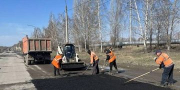 Ульяновские дорожники за сутки заасфальтировали шесть участков улиц горячим асфальтом