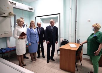 Губернатор проверил больницы на Нижней Террасе