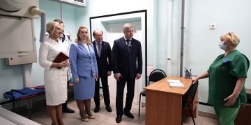 Губернатор проверил больницы на Нижней Террасе