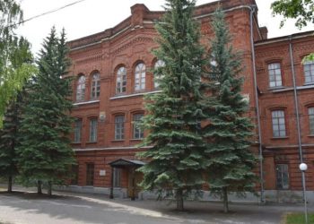 Пешеходную зону у исторического здания в Ульяновске сделали светлее