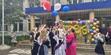 Последний звонок в Ульяновской области прозвенел для 17 тысяч выпускников