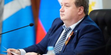 Тепло, трава, мусор, дороги: мэр Ульяновска поставил задачи на неделю