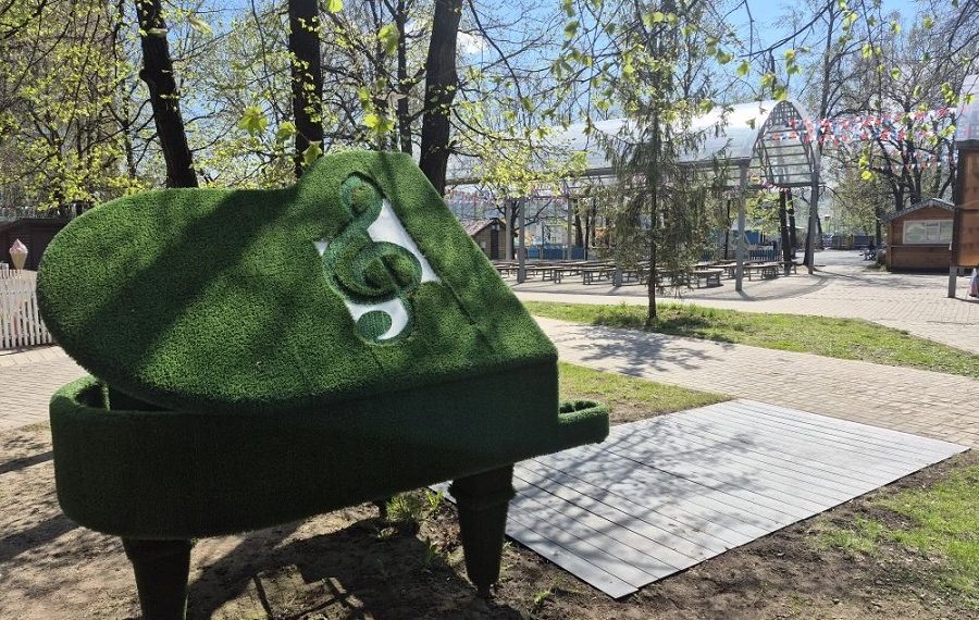 В «Прибрежном» после ремонта открыли легендарную фотозону «Рояль»