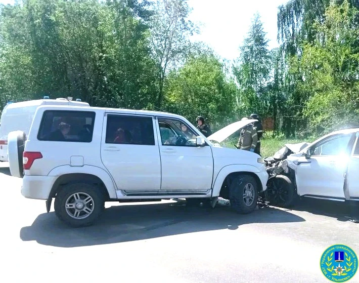 Ульяновские спасатели помогали реанимировать пострадавшего в ДТП на проспекте Маргелова