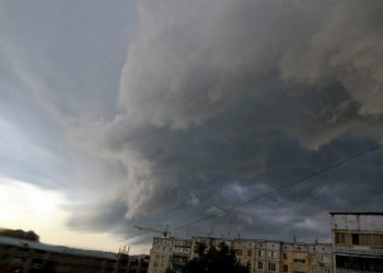 Шквал, гроза и град идут на Ульяновскую область