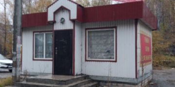 При въезде на улицу Репина в Ульяновске демонтируют киоск