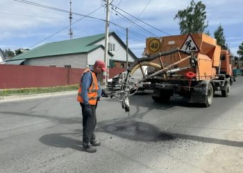 Более 600 «квадратов» горячим асфальтом: ульяновские дорожники отчитались о ремонте за сутки