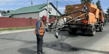 Более 600 «квадратов» горячим асфальтом: ульяновские дорожники отчитались о ремонте за сутки