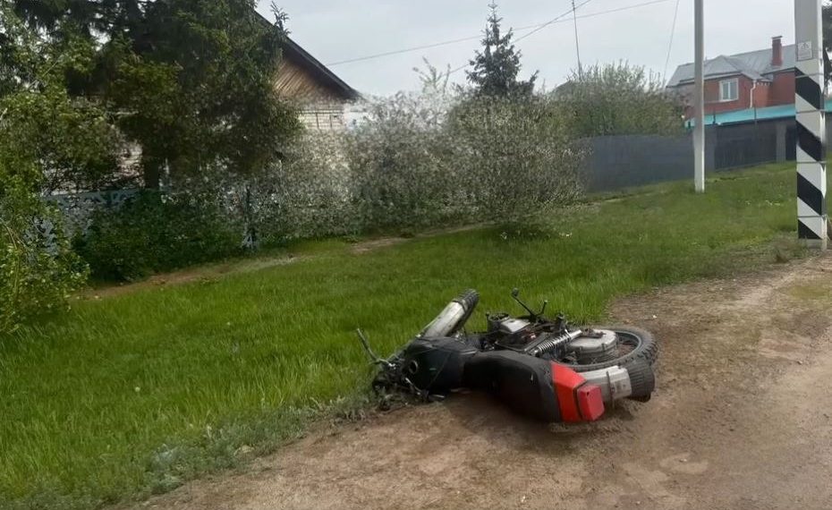 Мотоциклист врезался в столб и погиб в селе Крестово-Городище