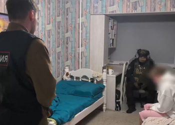 Школьники-«дропы»: в Ульяновске задержана группа подростков, торговавших банковскими картами
