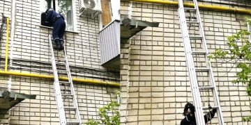 Ульяновские спасатели проникли через окно второго этажа — помочь пенсионерке