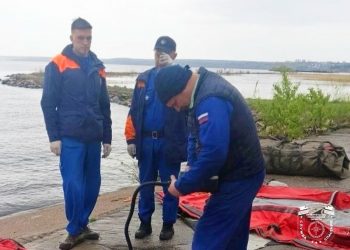 Из Москвы прибыли спасатели МЧС для поисков двух подростков, пропавших на Волге в Ульяновске