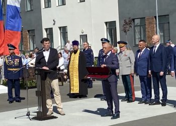 Музею Ульяновского Суворовского училища передали шашку генерала Маргелова