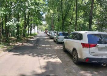 «Дорремстрой» просит водителей освободить проезд Полбина