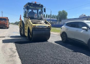Асфальтогранулят вместо гравия: как в Ульяновске отсыпают грунтовые дороги