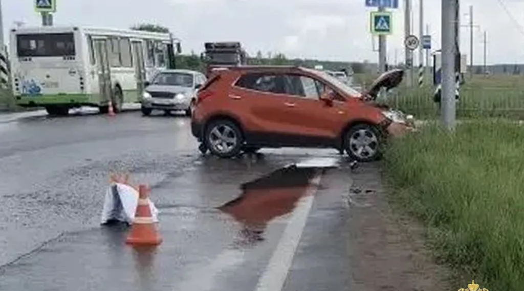 Младенец пострадал при столкновении автобуса и легковушки в Чердаклинском районе
