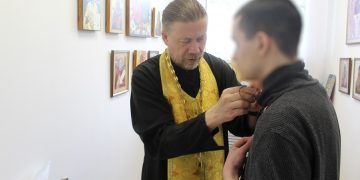 Несовершеннолетний обвиняемый принял Крещение в ульяновском СИЗО