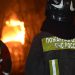 Ребёнок и мать с обожжённой рукой выбрались из горящего дома в Жадовке