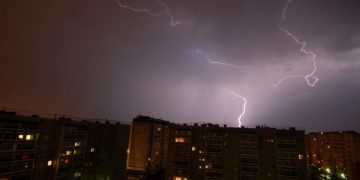 На Ульяновскую область идут грозы, ветер до 20 м/с и град