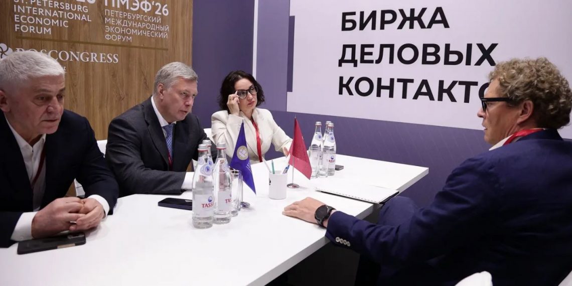 Русских и Егоров обсудили на ПМЭФ «обеливание» ульяновской экономики