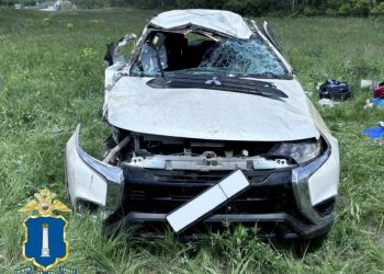 Mitsubishi Outlander улетел в кювет в Тереньгульском районе: пострадали женщина и ребёнок