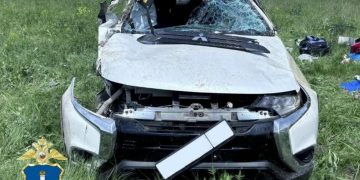 Mitsubishi Outlander улетел в кювет в Тереньгульском районе: пострадали женщина и ребёнок