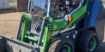 В Ульяновске начали тестировать электротрактор для дорожных работ