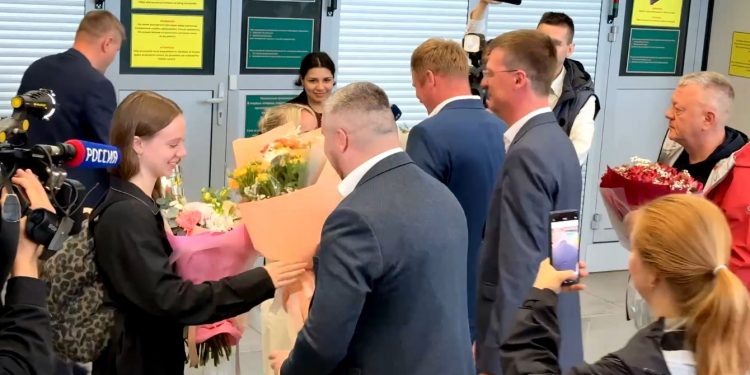 Чемпионка мира по шахматам Валерия Клейменова с триумфом вернулась в Ульяновск