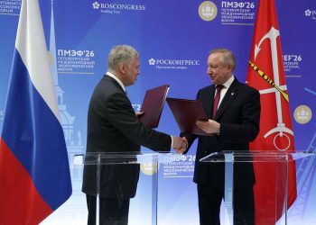 Русских и Беглов навели мосты между Волгой и Невой на ПМЭФ-2026